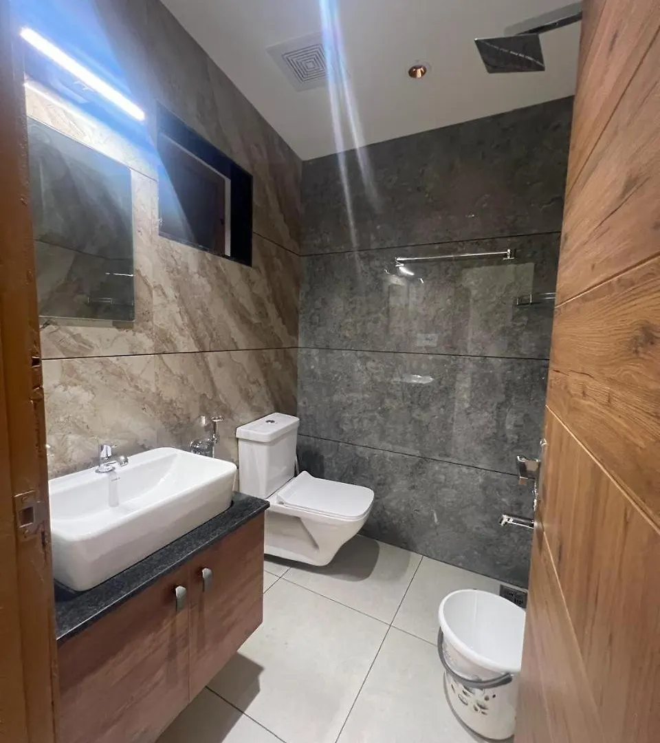 Puthussery Towers Elur Apartment
