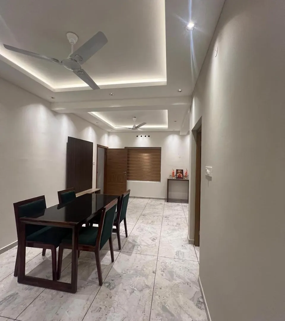 Puthussery Towers Elur 0*,  India