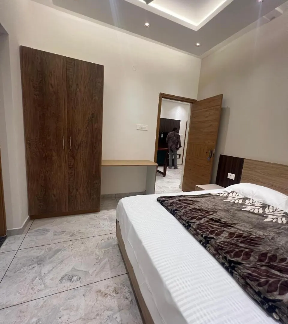 Apartment Puthussery Towers Elur